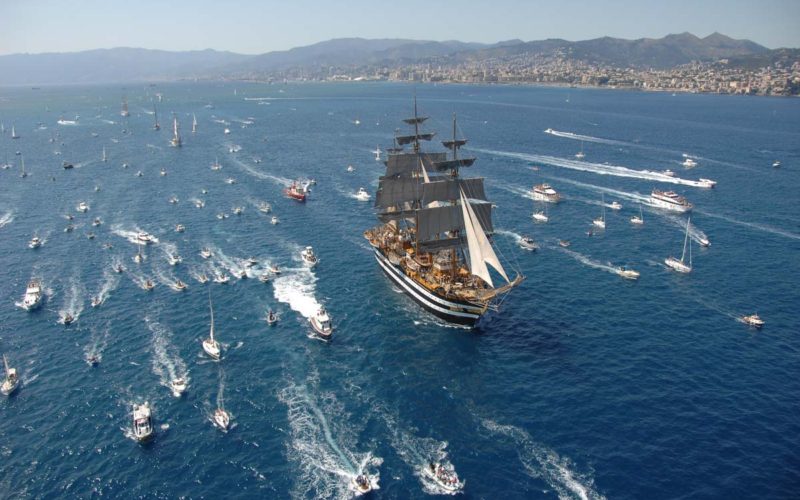 Il mare davanti al Centro Congressi