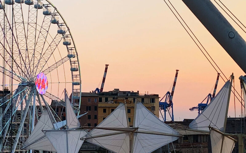 Primavera sulla ruota panoramica di Genova